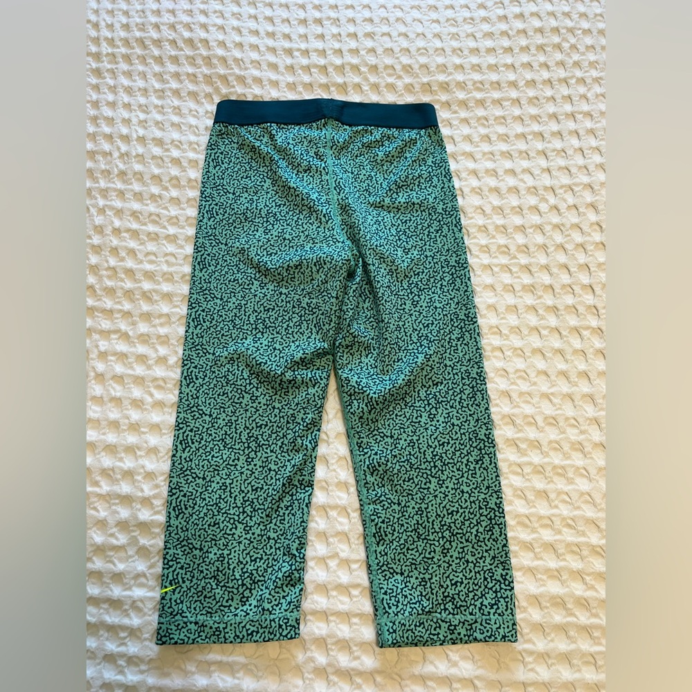 Nike Pro Blue Capri Leggings - Picture 5 of 8